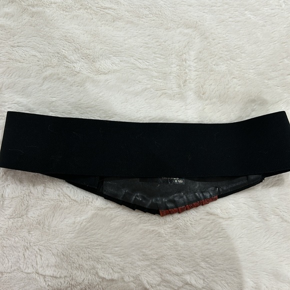 Black belt with coral suede and leather front detail, adjustable elastic back. - Picture 4 of 8
